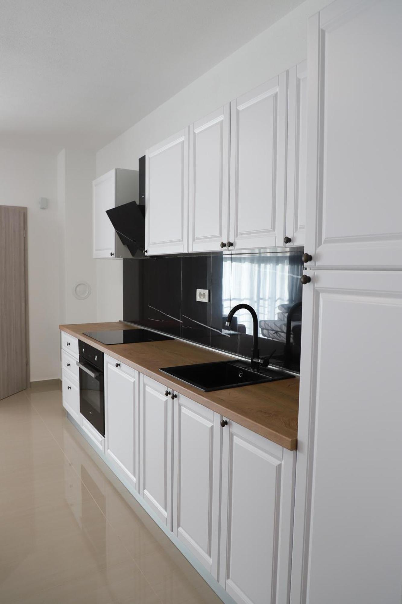 Holiday Apartments Ivano & Leo - Private Parking ザダル エクステリア 写真