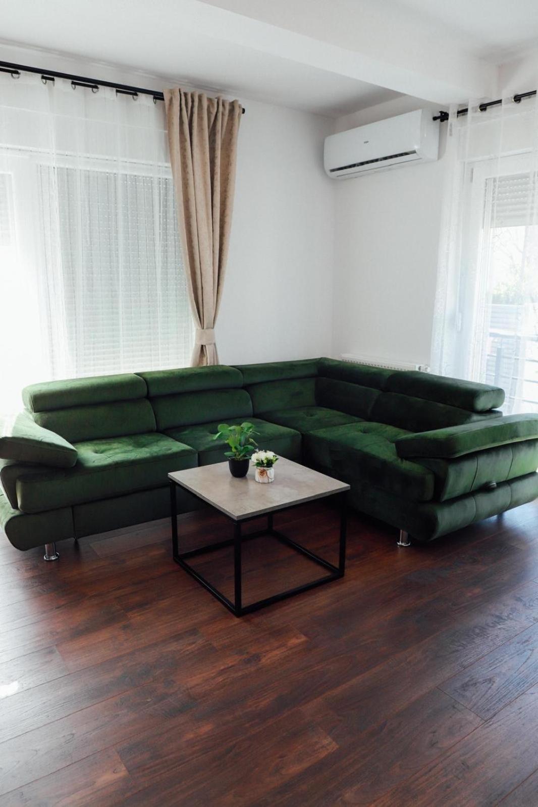 Holiday Apartments Ivano & Leo - Private Parking ザダル エクステリア 写真
