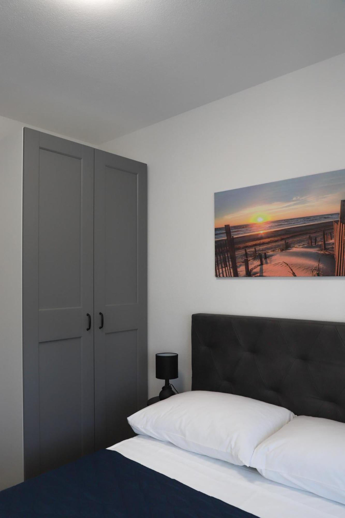Holiday Apartments Ivano & Leo - Private Parking ザダル エクステリア 写真