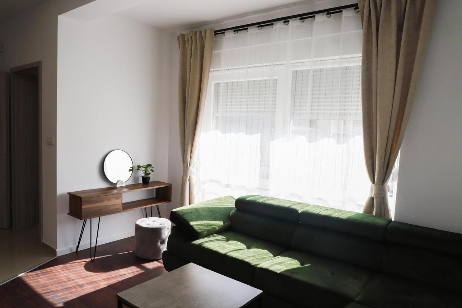 Holiday Apartments Ivano & Leo - Private Parking ザダル エクステリア 写真