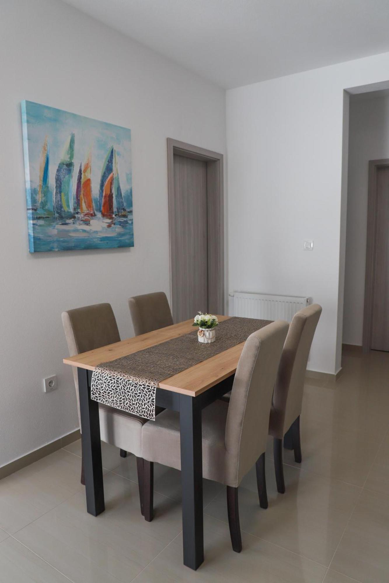 Holiday Apartments Ivano & Leo - Private Parking ザダル エクステリア 写真