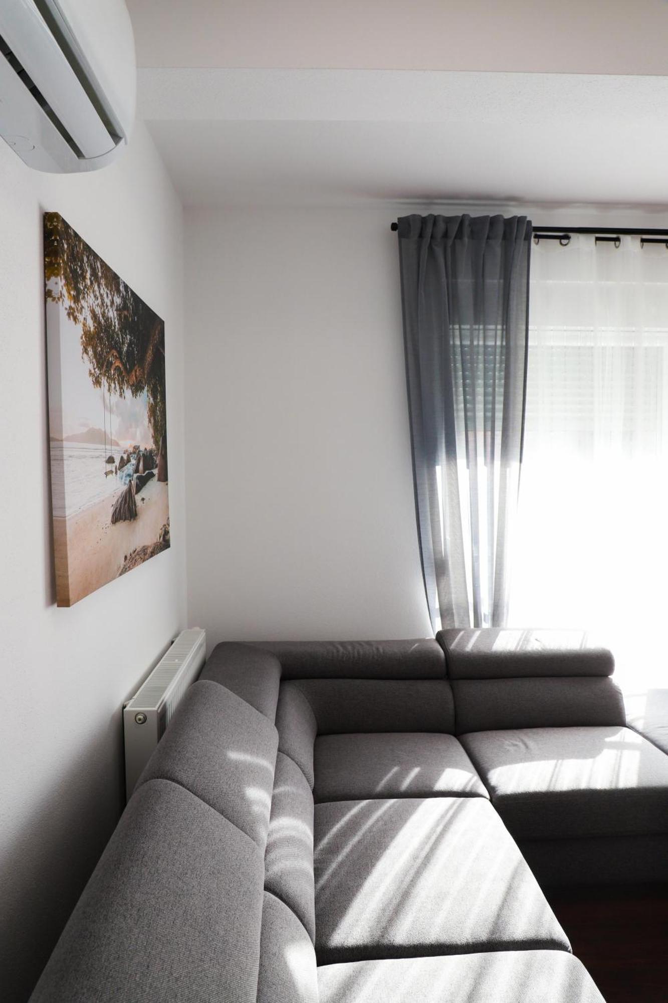 Holiday Apartments Ivano & Leo - Private Parking ザダル エクステリア 写真