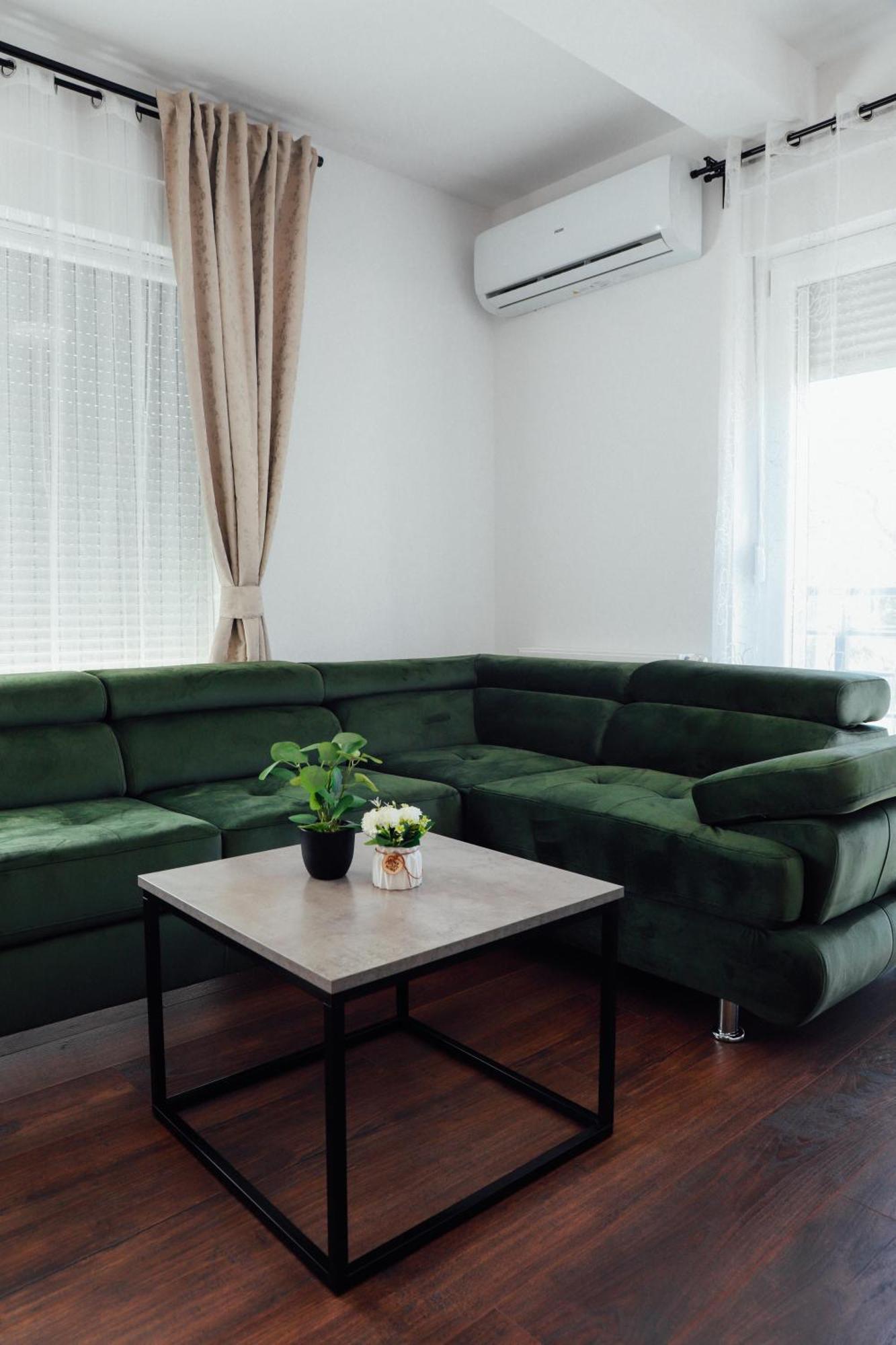 Holiday Apartments Ivano & Leo - Private Parking ザダル エクステリア 写真