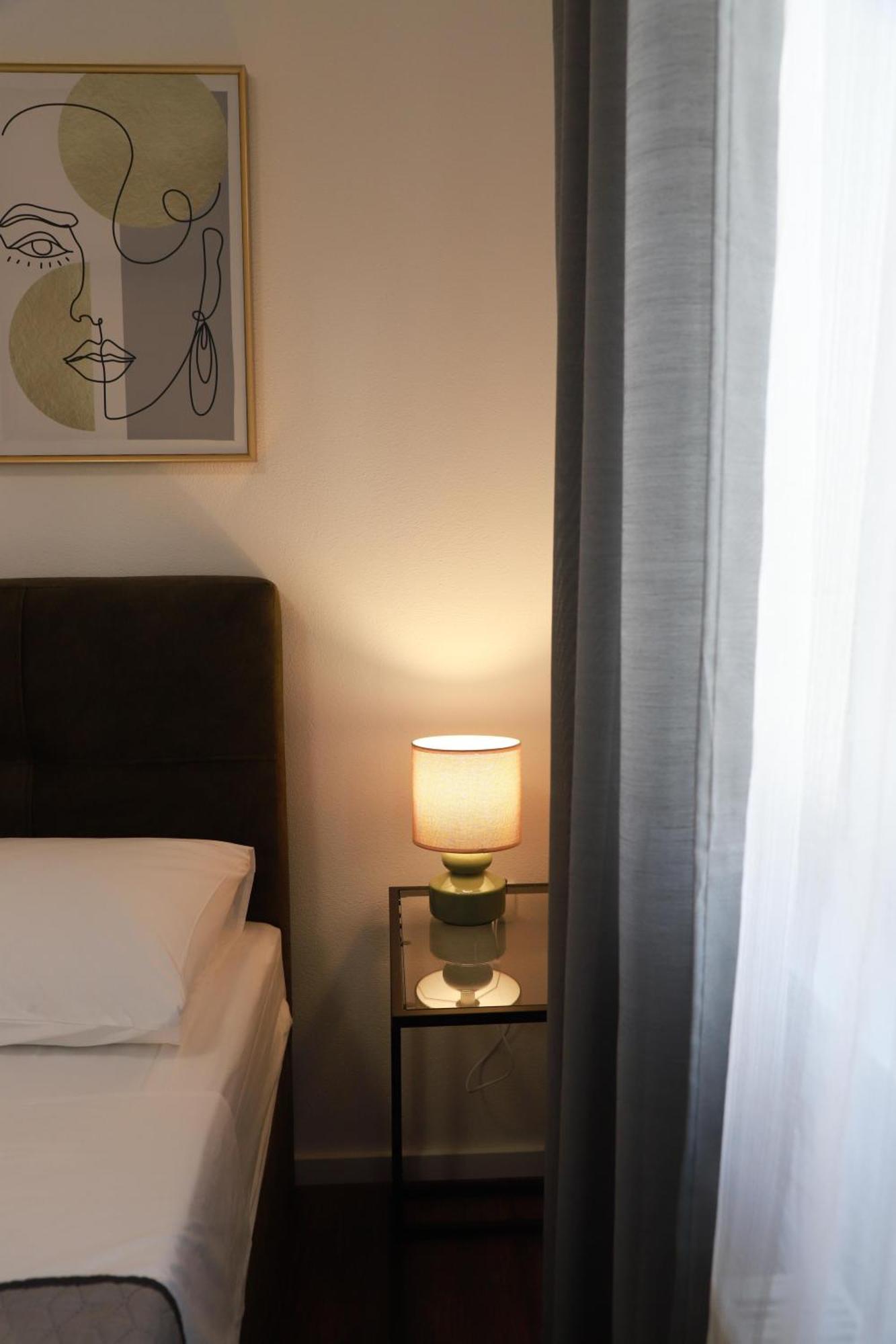 Holiday Apartments Ivano & Leo - Private Parking ザダル エクステリア 写真